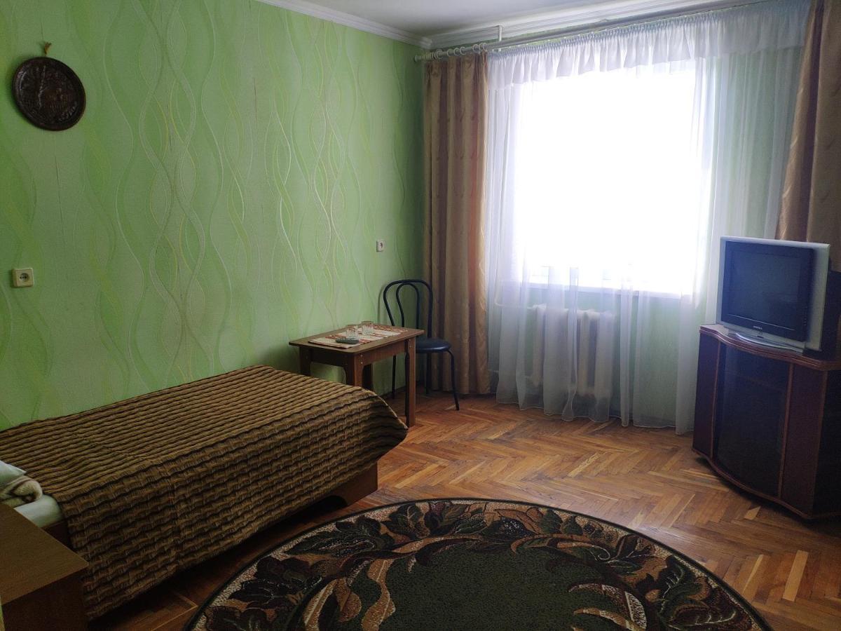 Комунальне Підприємство Готель Україна Zolochiv Εξωτερικό φωτογραφία